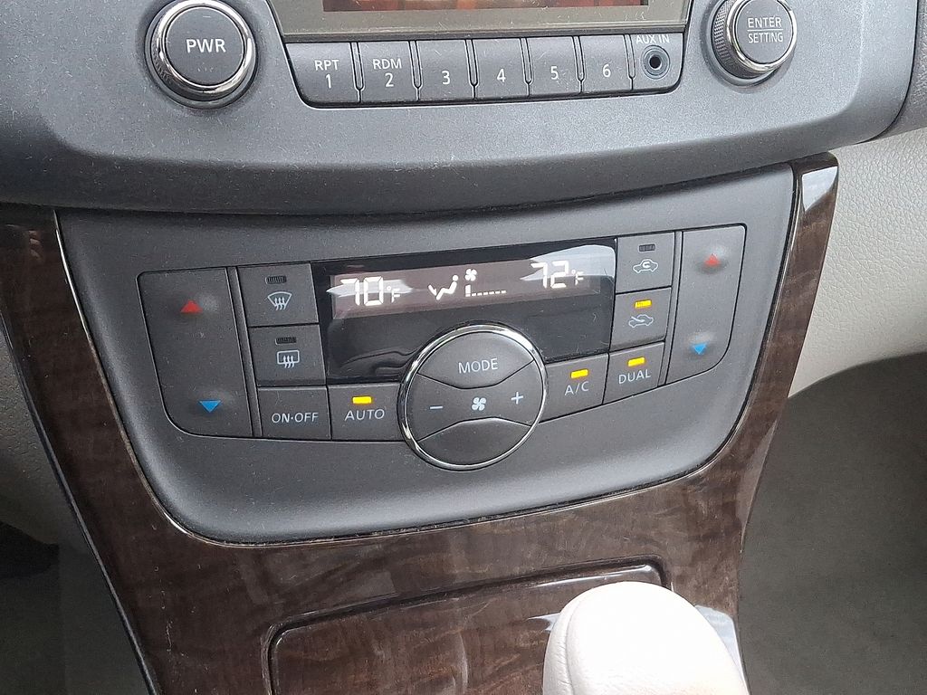 Thumbnail: 2013 Nissan Sentra - 16