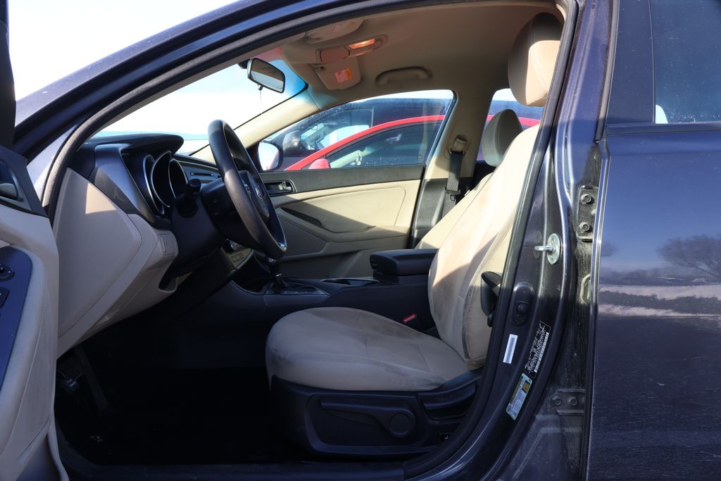 Thumbnail: 2015 Kia Optima - 12