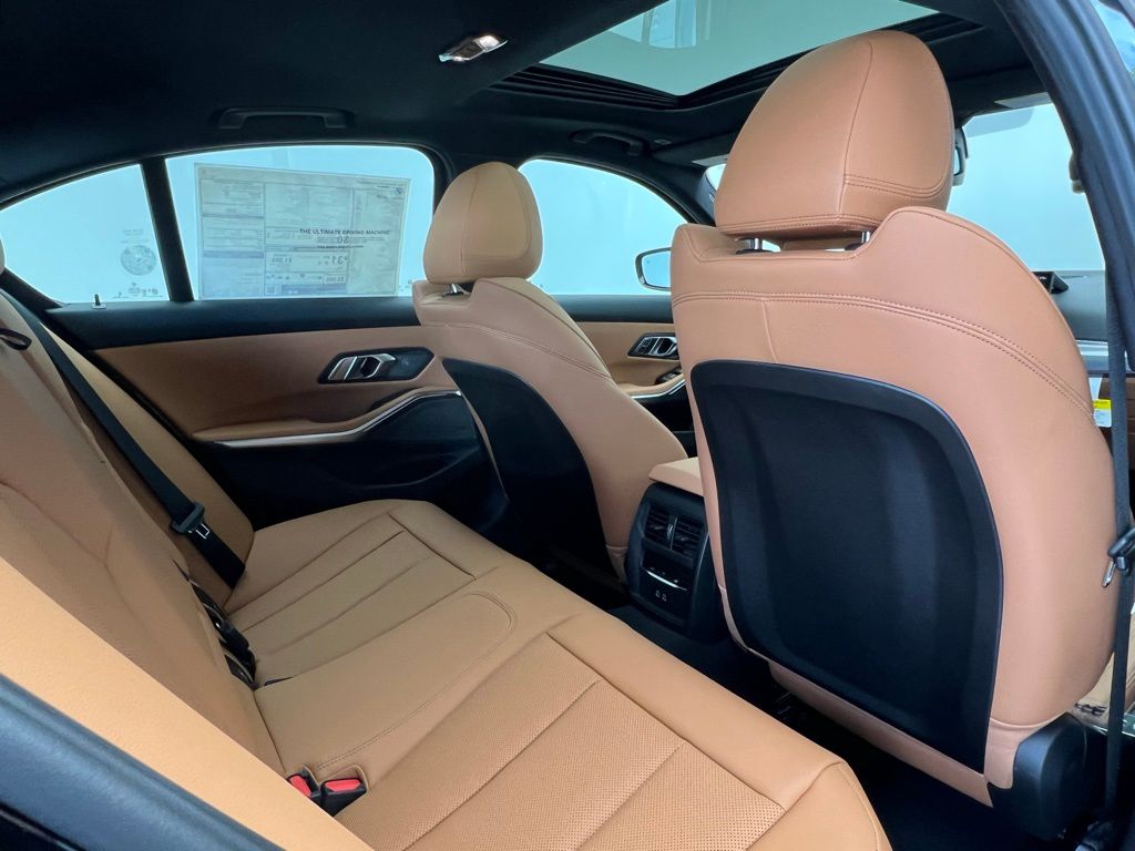 Thumbnail: 2026 BMW 3 Series - 8