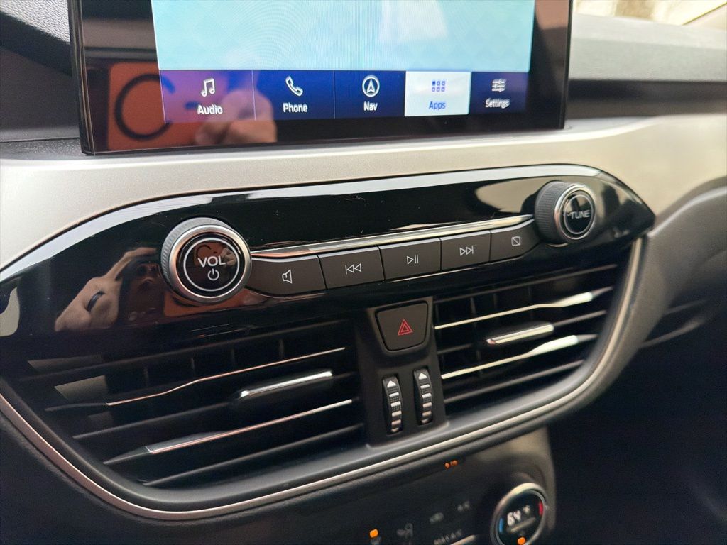 Thumbnail: 2020 Ford Escape - 31