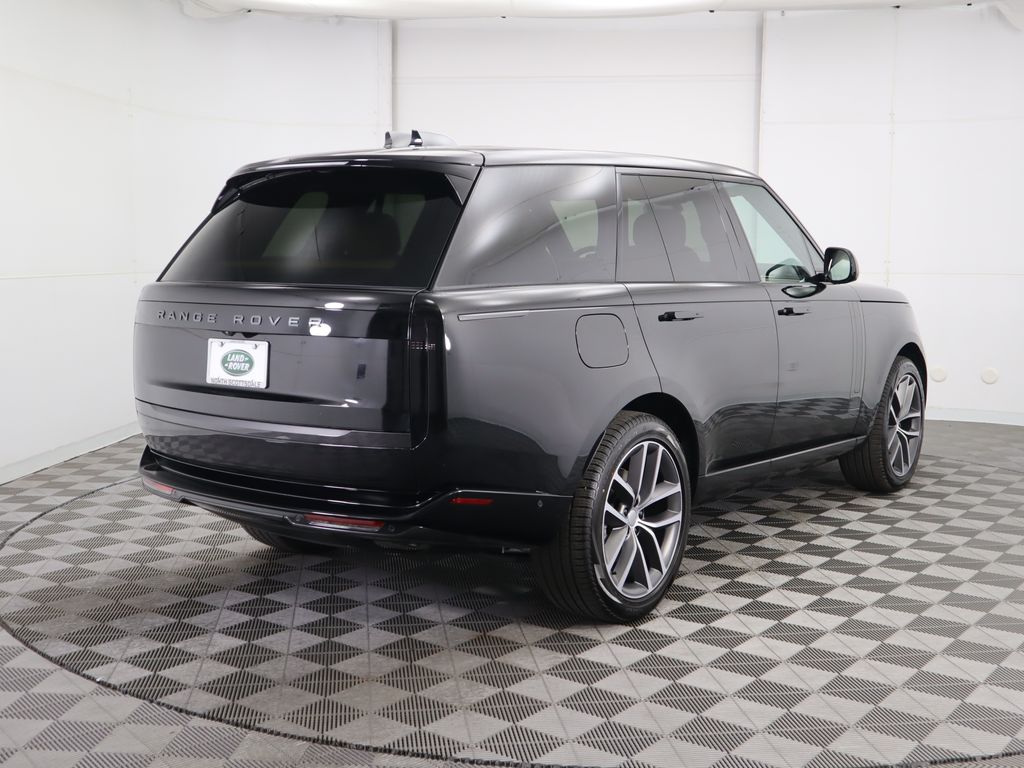 2025 Land Rover Range Rover SE 5