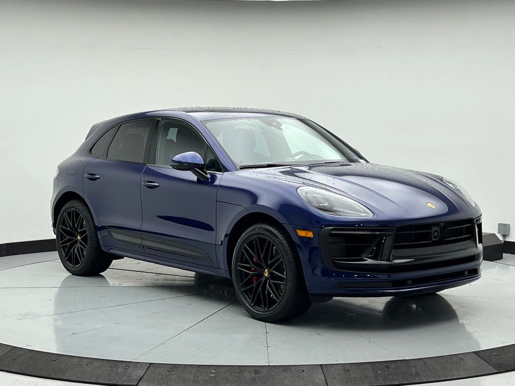 Thumbnail: 2026 Porsche Macan - 10