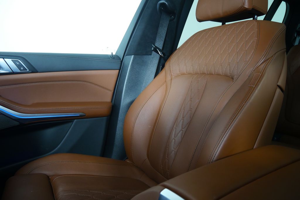 Thumbnail: 2025 BMW X7 - 31