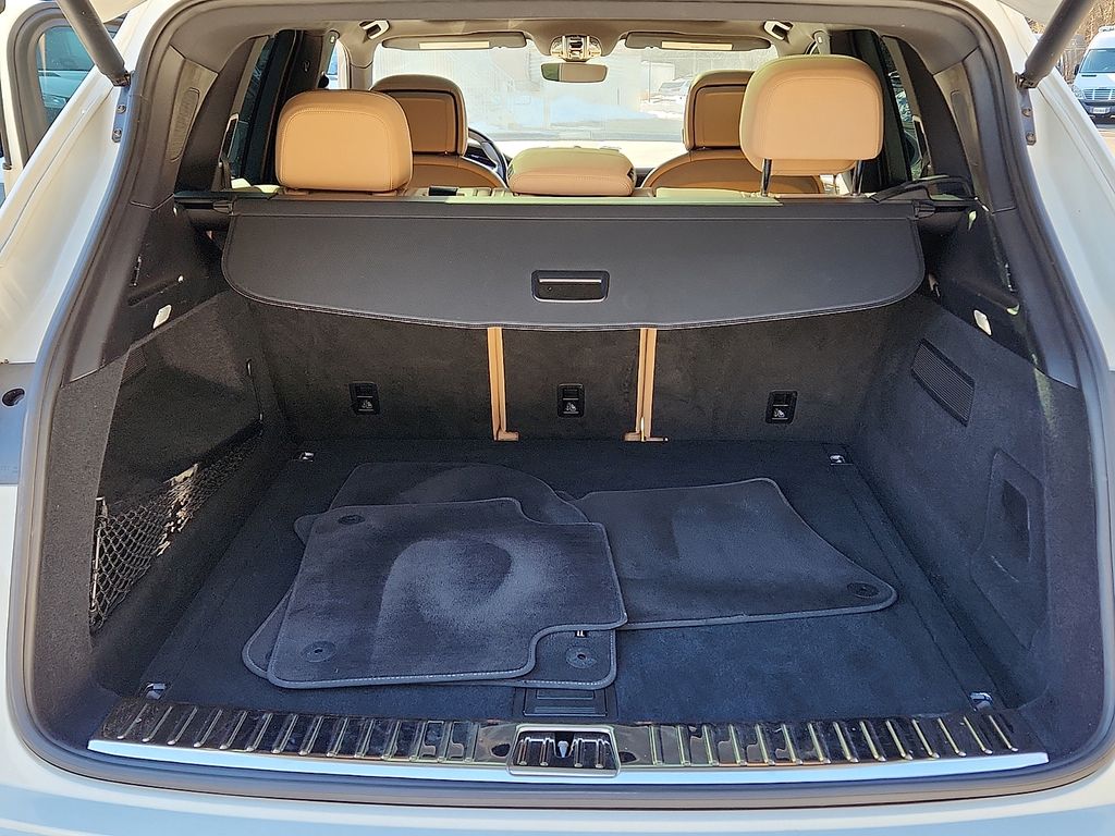 Thumbnail: 2021 Porsche Cayenne - 28