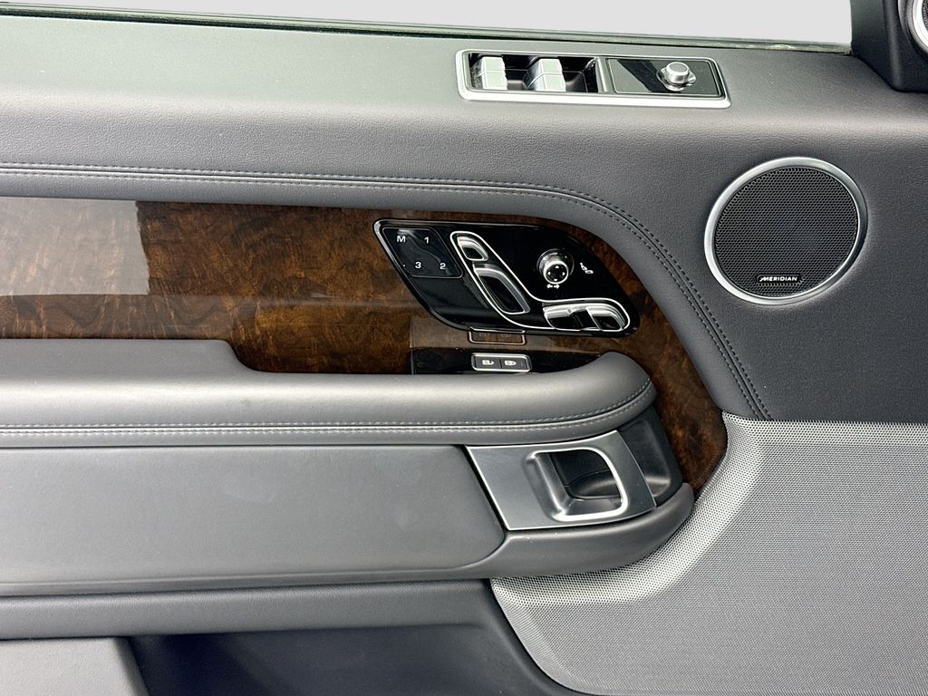 Thumbnail: 2021 Land Rover Range Rover - 21