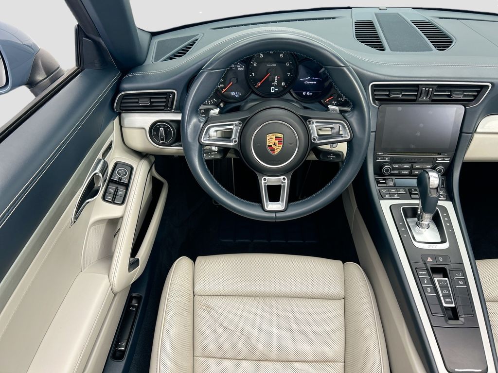 Thumbnail: 2017 Porsche 911 - 13