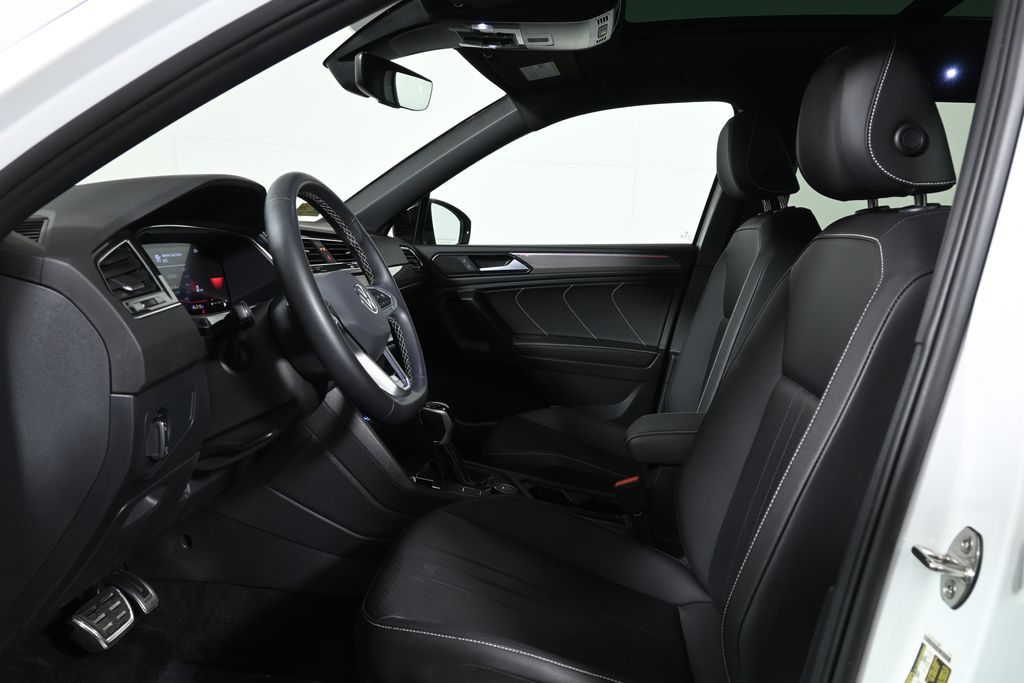 Thumbnail: 2023 Volkswagen Tiguan - 3