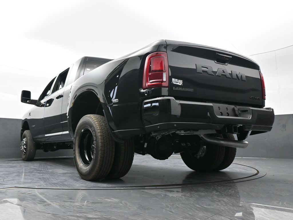 New 2026 Diamond Black Crystal Pearlcoat Ram Laramie image 58