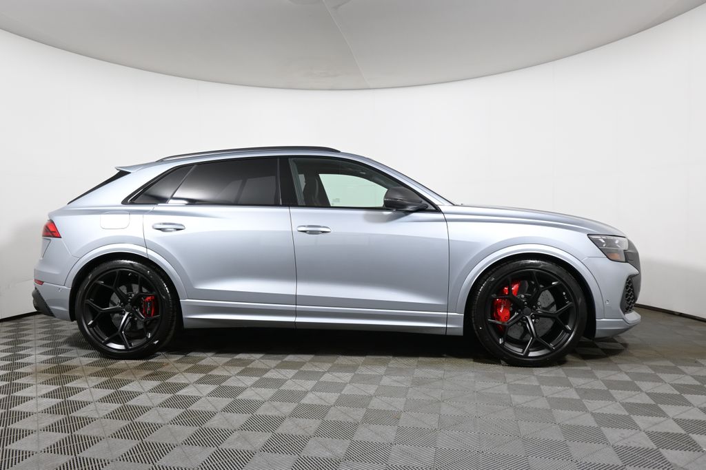 Thumbnail: 2026 Audi RS Q8 - 8