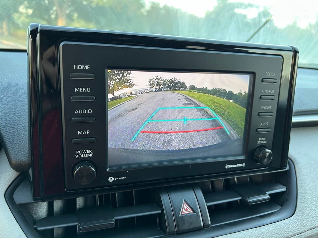 Thumbnail: 2021 Toyota RAV4 - 25