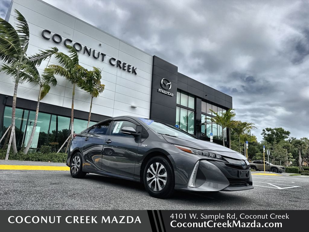 Magnetic Gray Metallic 2021 Toyota Prius Prime XLE FWD Hatchback Front-Wheel Drive Continuously Variable Transmission