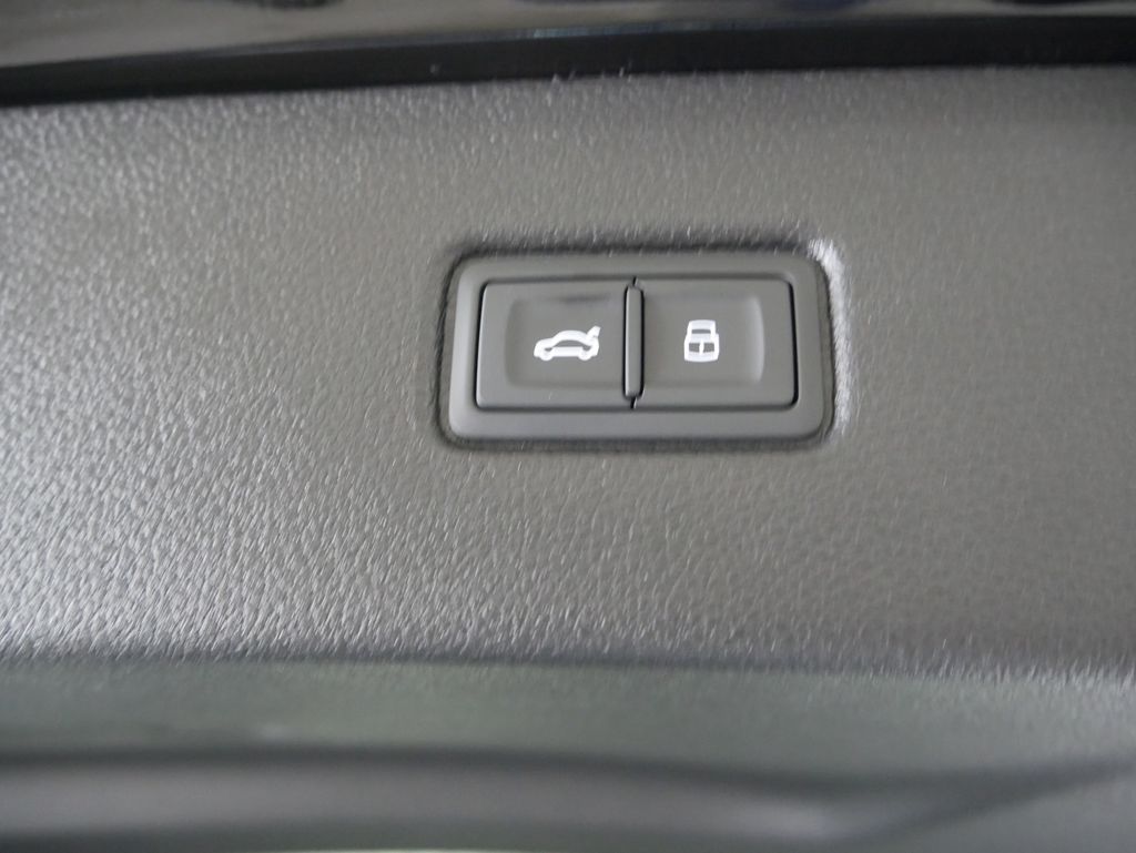 Thumbnail: 2026 Audi Q7 - 22