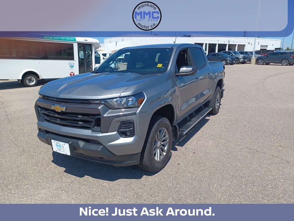 Sterling Gray Metallic 2024 Chevrolet Colorado Pickup Truck Four-Wheel Drive 8-Speed Automatic