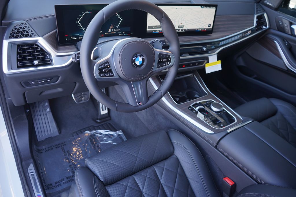 2025 BMW X5 sDrive40i 12