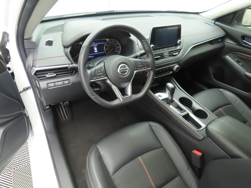 Thumbnail: 2022 Nissan Altima - 9