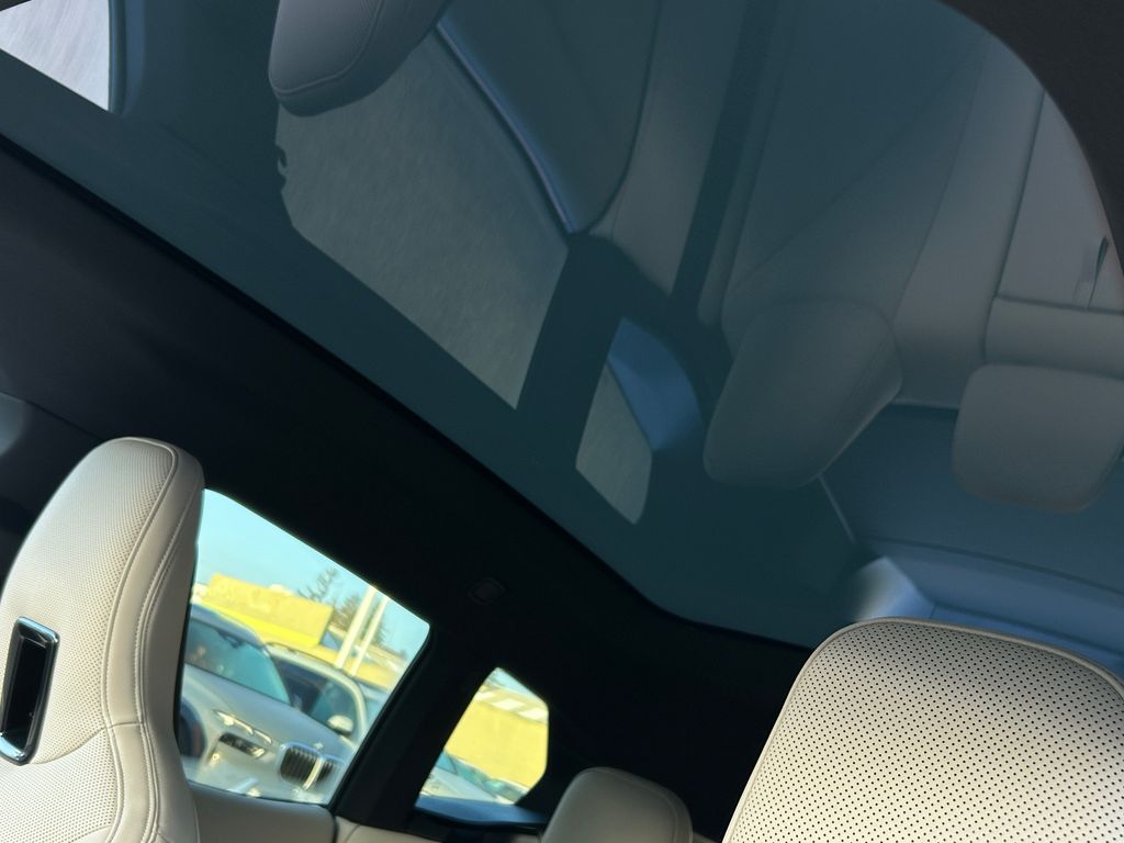 Thumbnail: 2023 BMW iX - 16