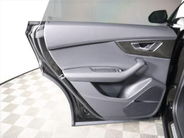 Thumbnail: 2026 Audi Q8 - 28