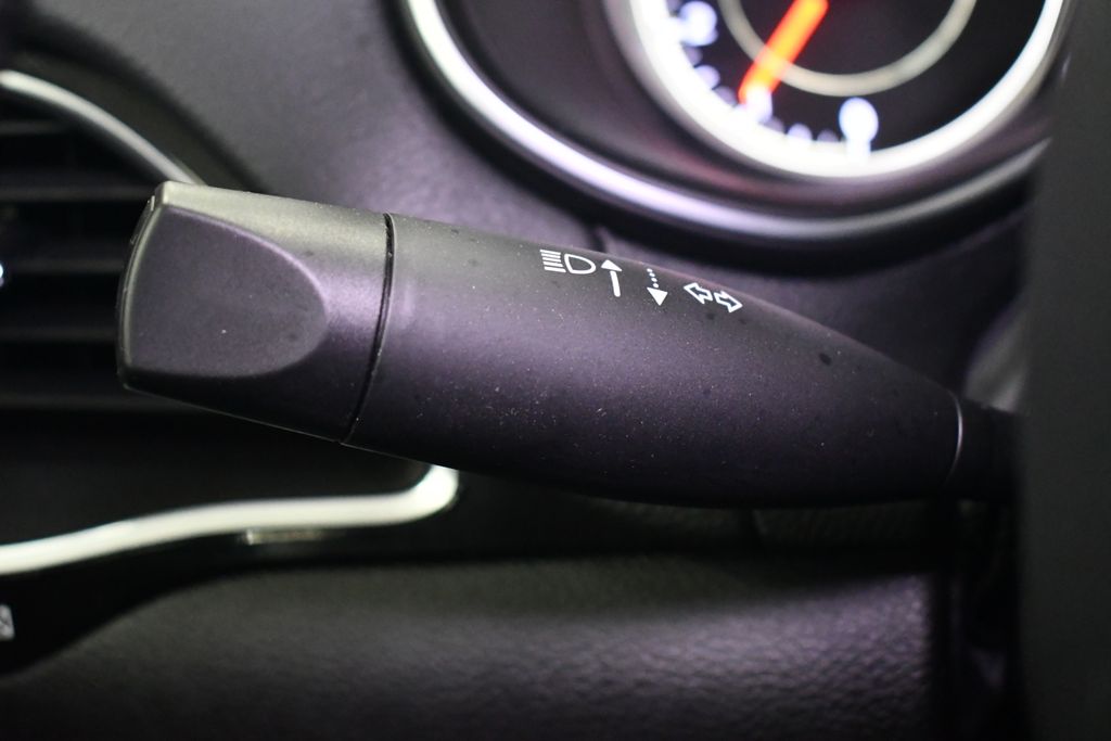 Thumbnail: 2023 Jeep Cherokee - 19