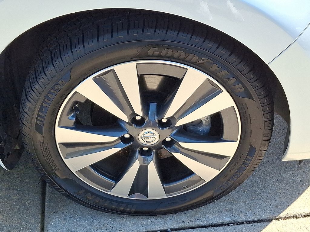 Thumbnail: 2015 Nissan Leaf - 8