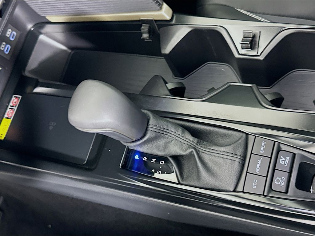 Thumbnail: 2025 Toyota Camry - 17