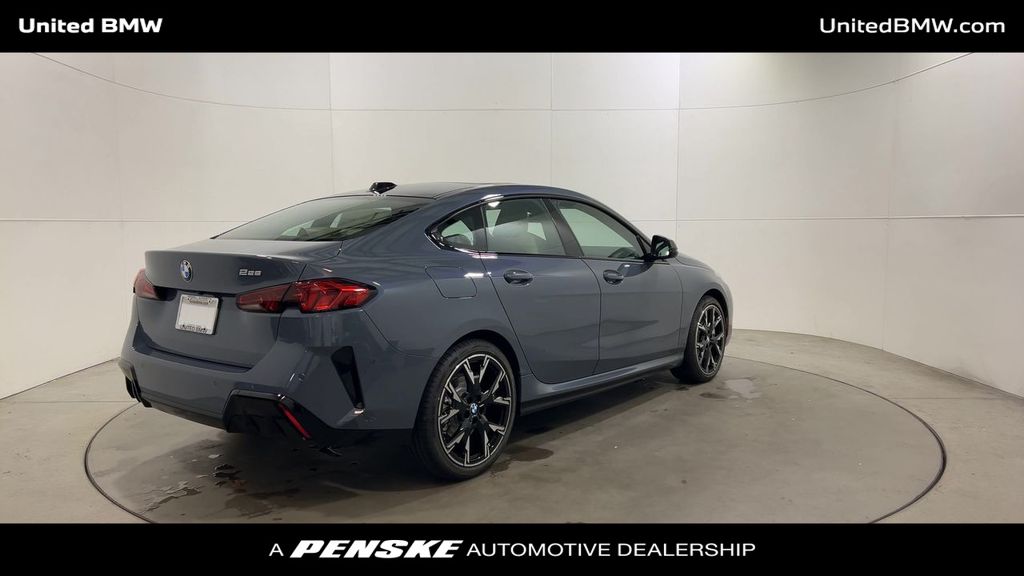 Thumbnail: 2026 BMW 2 Series - 8