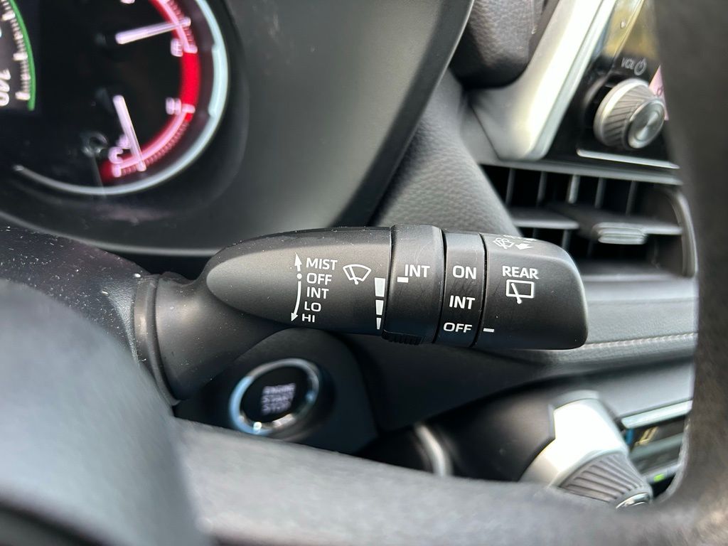 Thumbnail: 2023 Toyota RAV4 - 21