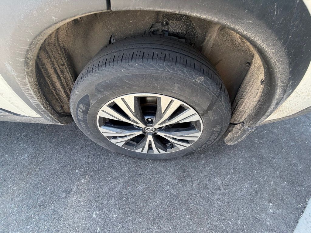 Used 2023 White Nissan SV image 10