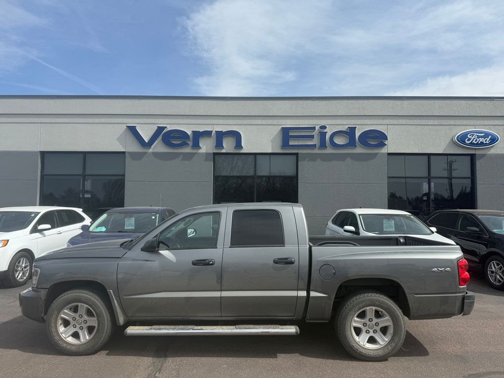 Mineral Gray Metallic Clearcoat 2011 RAM Dakota 4-Speed Automatic