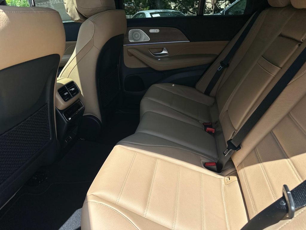 Thumbnail: 2026 Mercedes-Benz GLE - 23