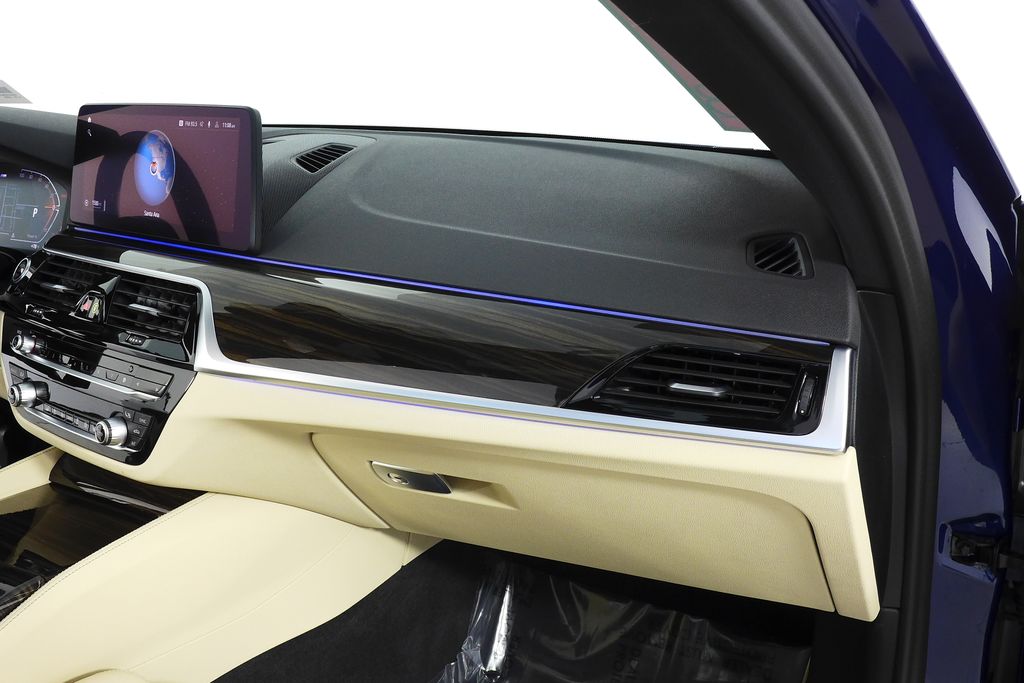 Thumbnail: 2022 BMW 5 Series - 14