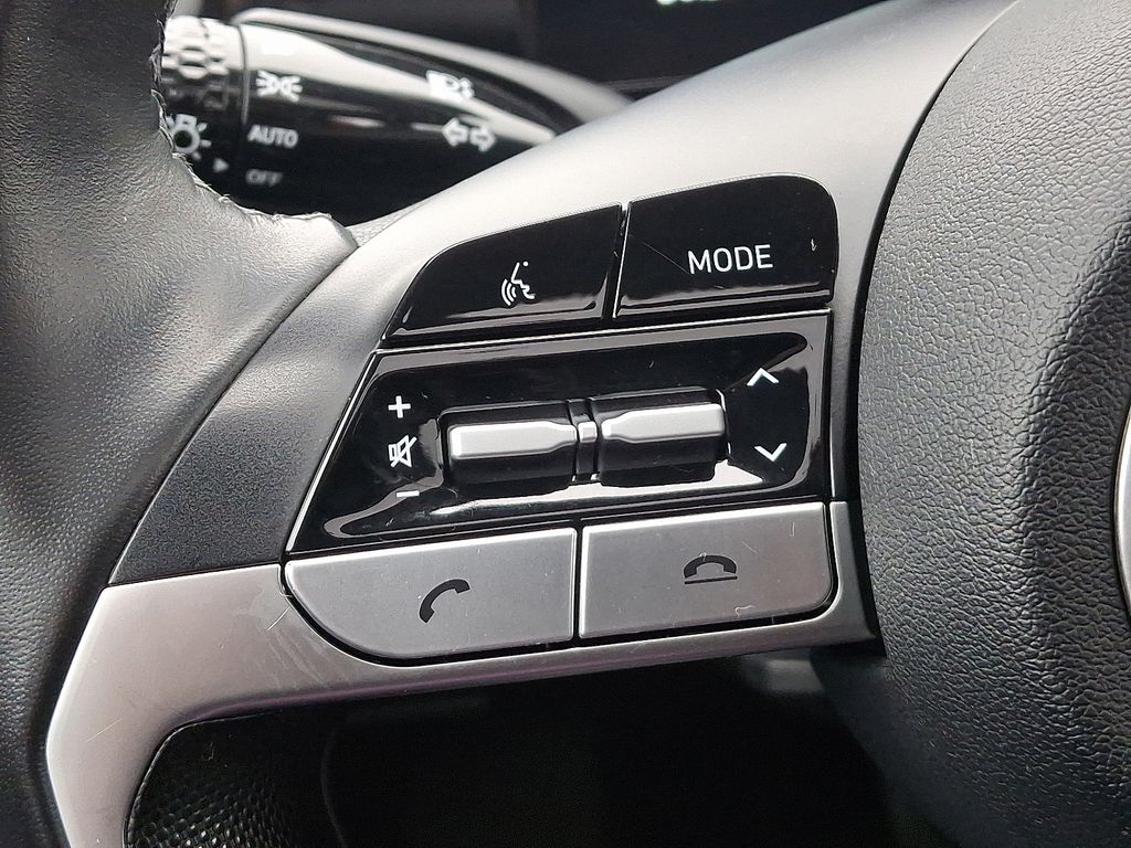 2022 Hyundai Elantra Limited Edition 22