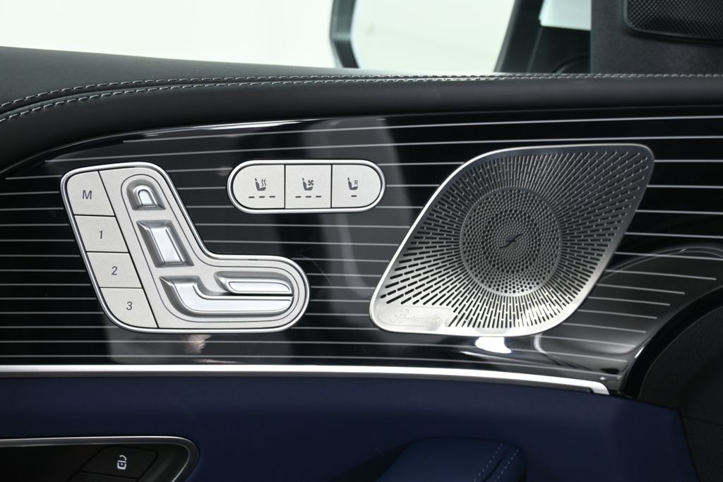 2025 Mercedes-Benz GLS 450 4MATIC 23