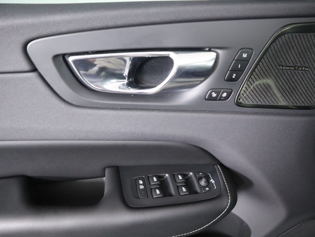 Thumbnail: 2019 Volvo XC60 - 23