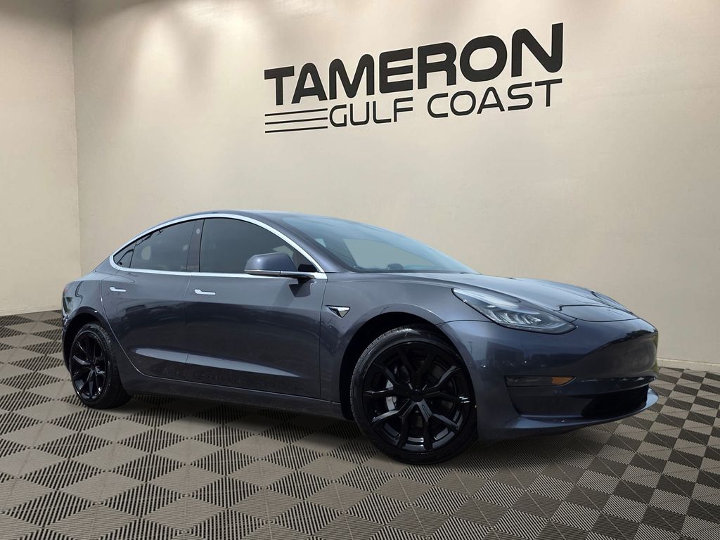 Gray 2018 Tesla Model 3 Long Range RWD Sedan Rear-Wheel Drive 1-Speed Automatic