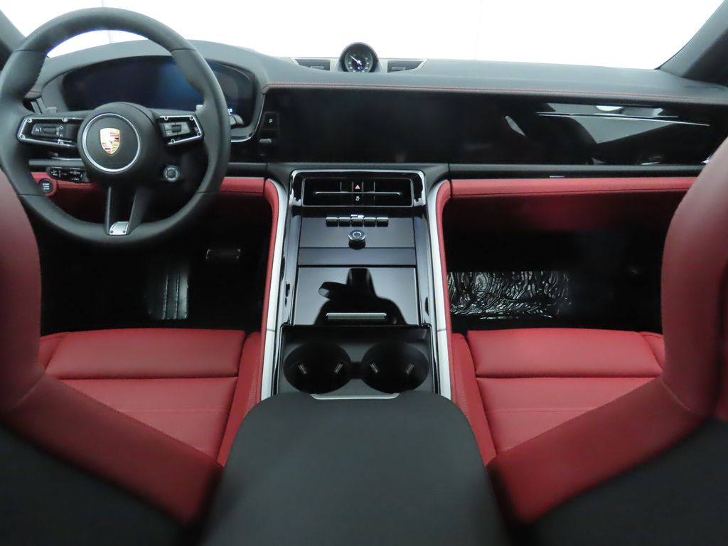 Thumbnail: 2024 Porsche Panamera - 16