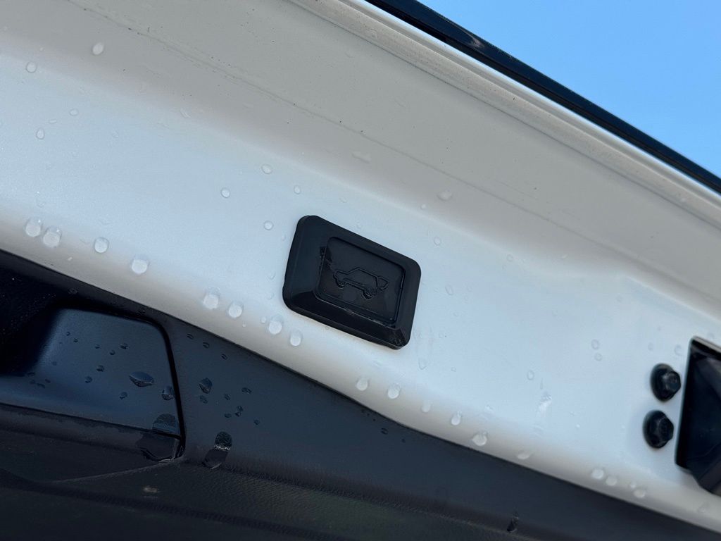 2025 Toyota RAV4 Hybrid XSE Wind Chill Pearl/Midnight Black Metallic - Jim Hudson Acura - Image 12