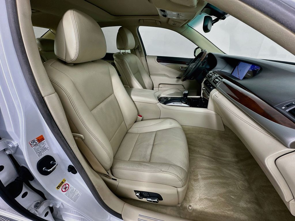 Thumbnail: 2016 Lexus LS - 29