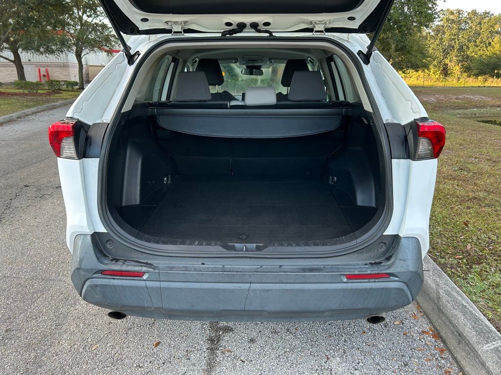 Thumbnail: 2021 Toyota RAV4 - 10