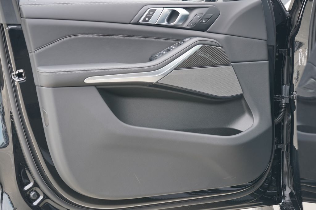 Thumbnail: 2026 BMW X5 - 9