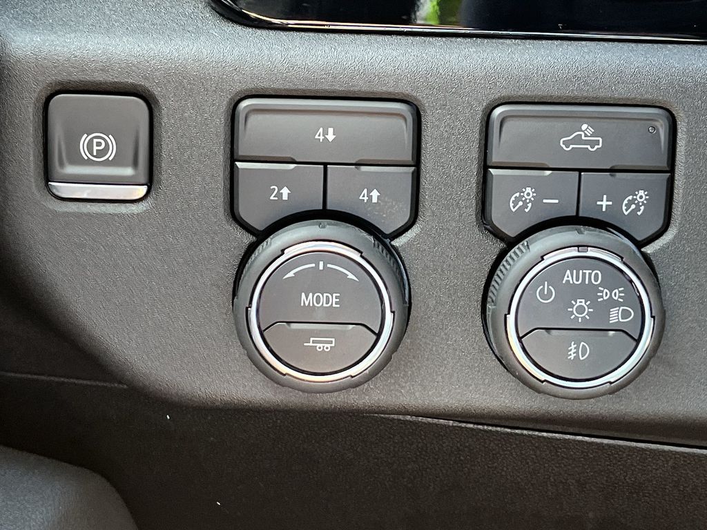 2025 Chevrolet Silverado 2500HD LT photo