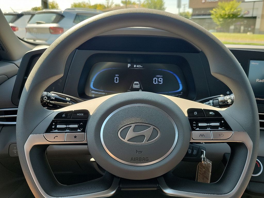 Thumbnail: 2025 Hyundai Elantra - 10