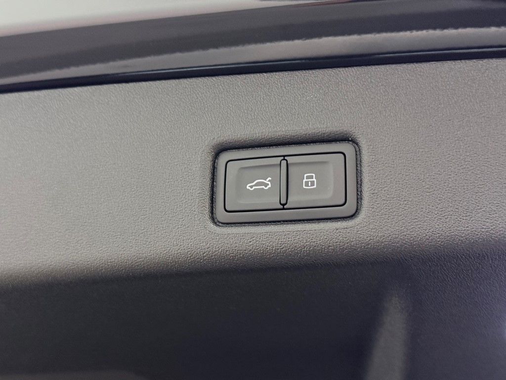 Thumbnail: 2025 Audi Q5 - 23