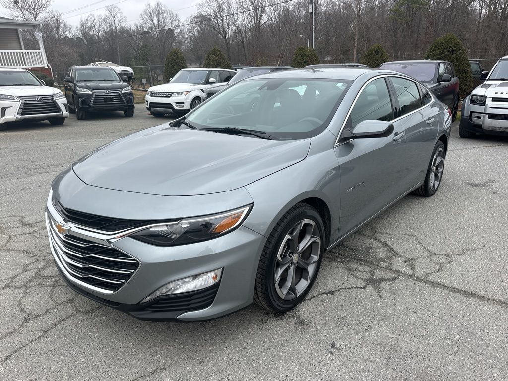 2024 Chevrolet Malibu LT's photo