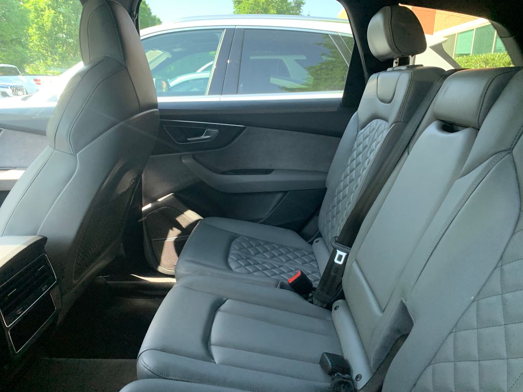 Thumbnail: 2021 Audi SQ7 - 5
