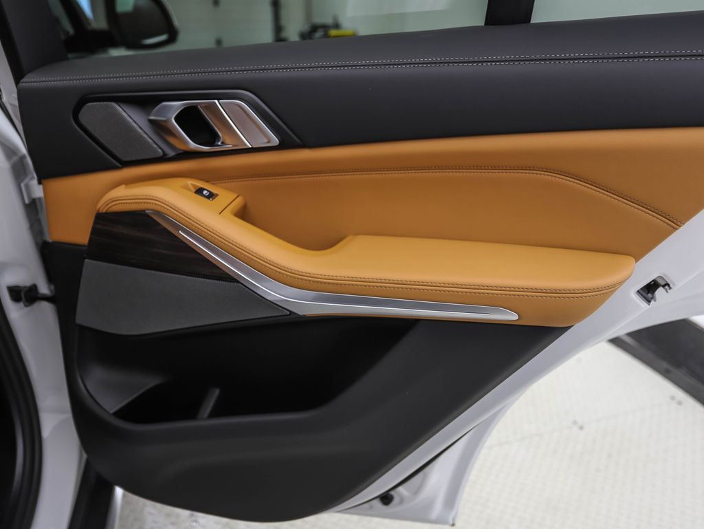 Thumbnail: 2026 BMW X5 - 25