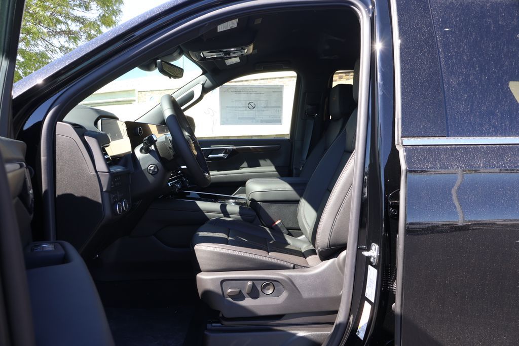 Thumbnail: 2026 Chevrolet Tahoe - 15