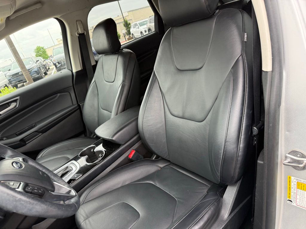 Thumbnail: 2017 Ford Edge - 8