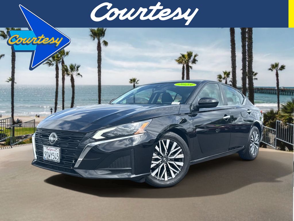 2023 Nissan Altima 2.5 SV FWD