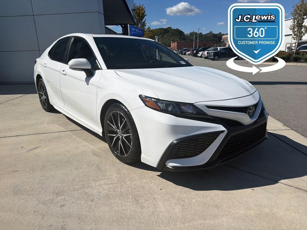 2023 Toyota Camry SE