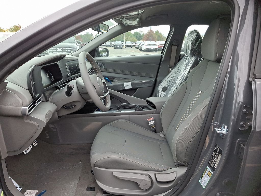 Thumbnail: 2025 Hyundai Elantra - 5